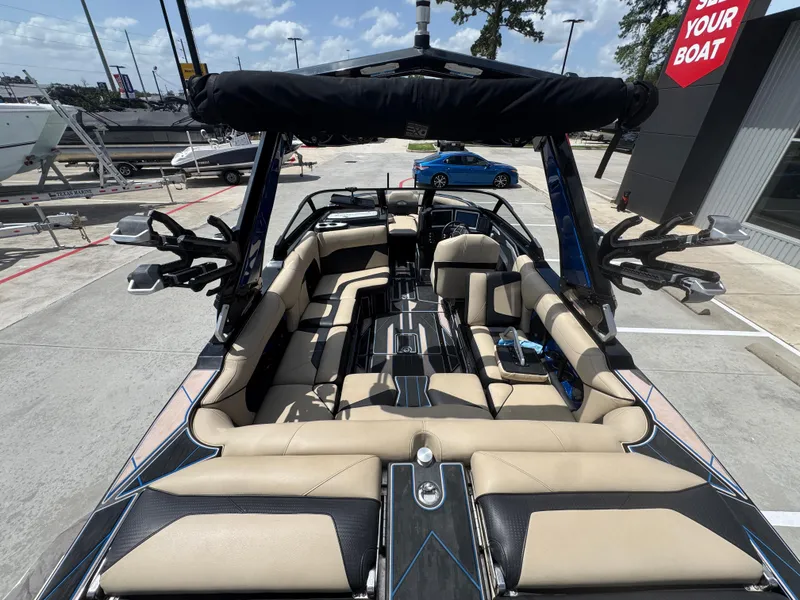 Slide: The Image of Centurion Ri 230 2022 - 19