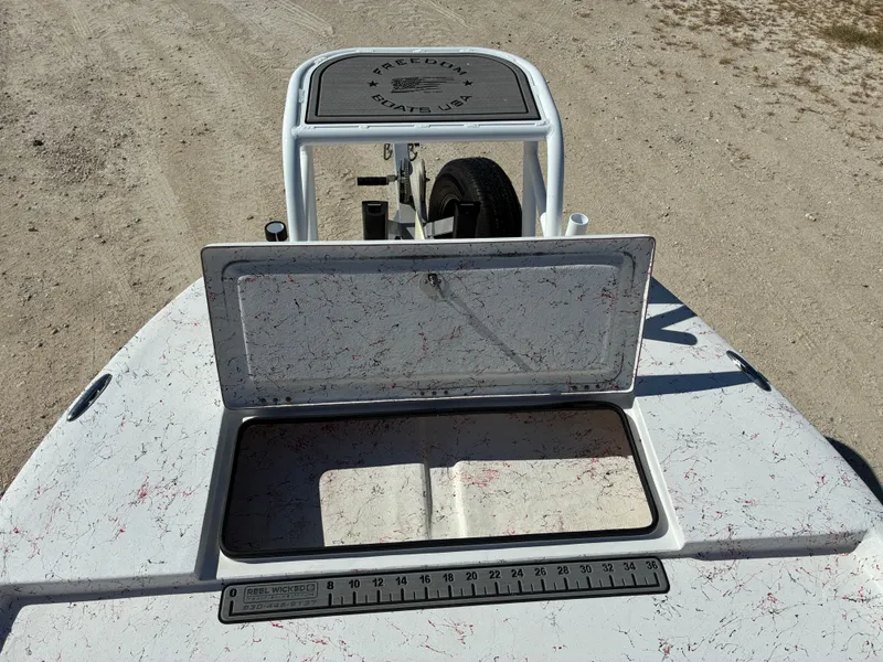 Slide: The Image of Freedom 14 CHIQUITA 2023 - 16