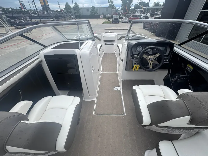 Slide: The Image of Yamaha 242 Limited S 2015 - 12