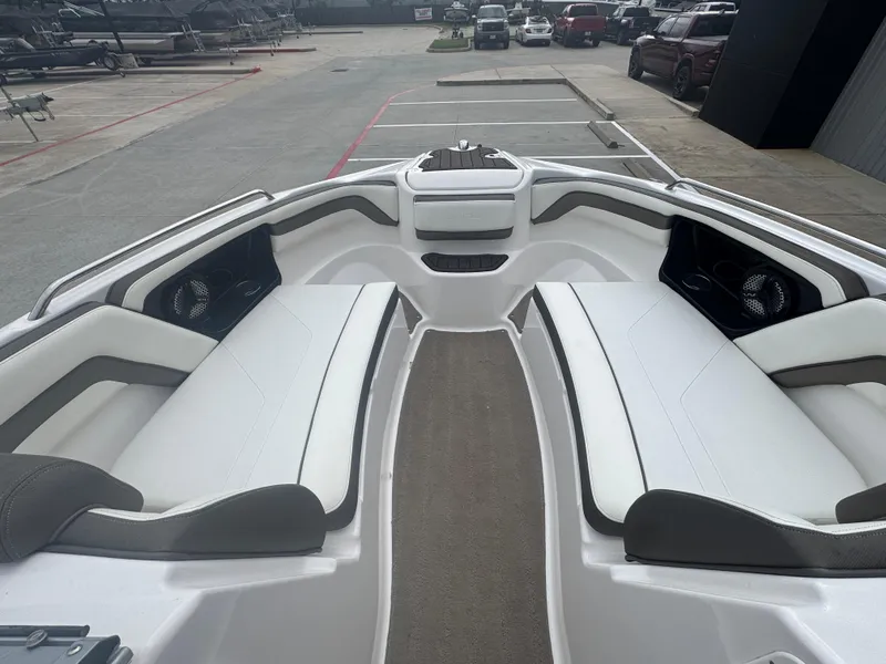 Slide: The Image of Yamaha 242 Limited S 2015 - 13