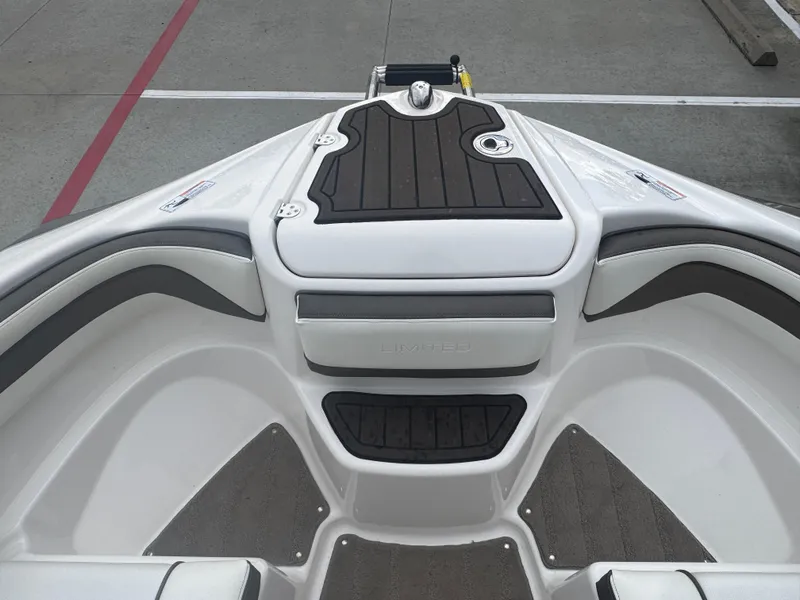 Slide: The Image of Yamaha 242 Limited S 2015 - 14