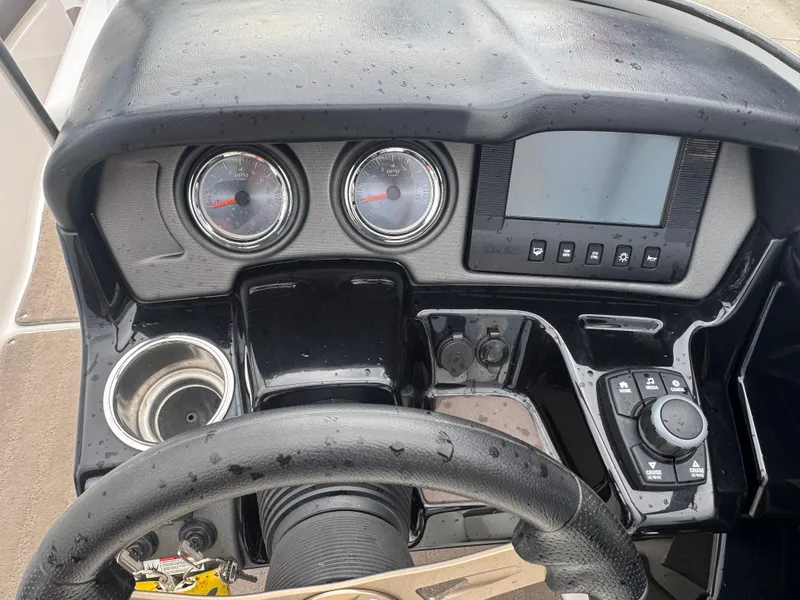 Slide: The Image of Yamaha 242 Limited S 2015 - 19