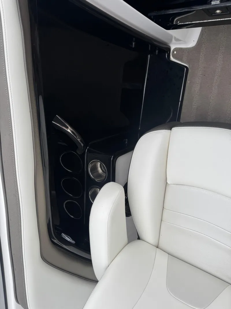 Slide: The Image of Yamaha 242 Limited S 2015 - 25