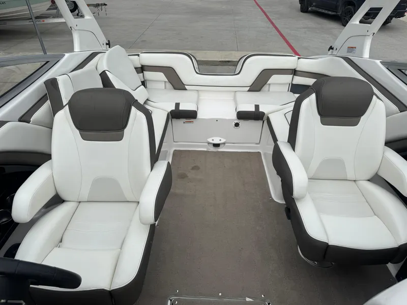 Slide: The Image of Yamaha 242 Limited S 2015 - 28