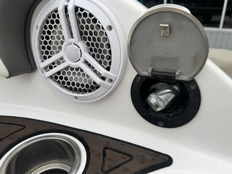 Slide: The Image of Yamaha 242 Limited S 2015 - 31