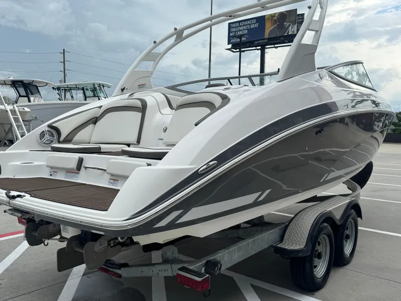 Slide: The Image of Yamaha 242 Limited S 2015 - 34