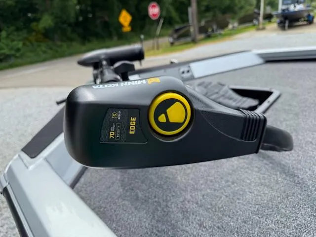 Slide: The Image of Minn Kota Edge trolling motor on 2026 Vexus AVX181 boat, outdoor setting. - 8