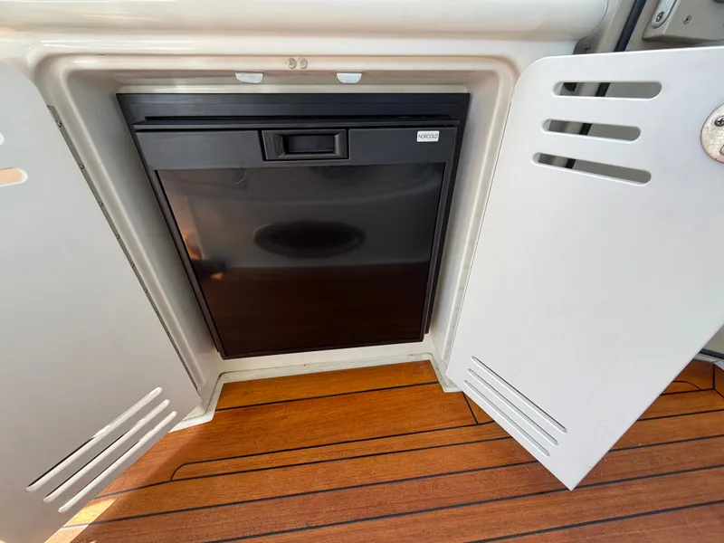 Slide: The Image of Sea Ray 44 Sundancer 2006 - 20