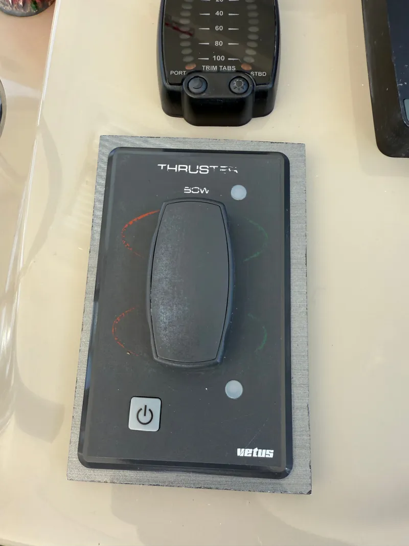 Slide: The Image of Sea Ray 44 Sundancer 2006 - 27