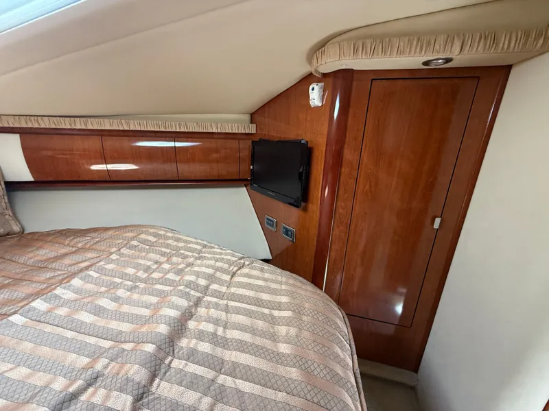 Slide: The Image of Sea Ray 44 Sundancer 2006 - 44