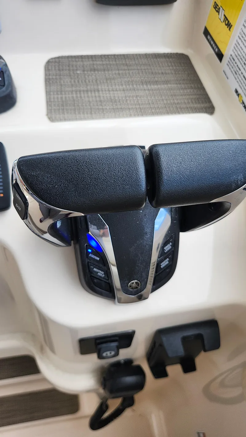 Slide: The Image of Grady-White Freedom 335 2021 - 16