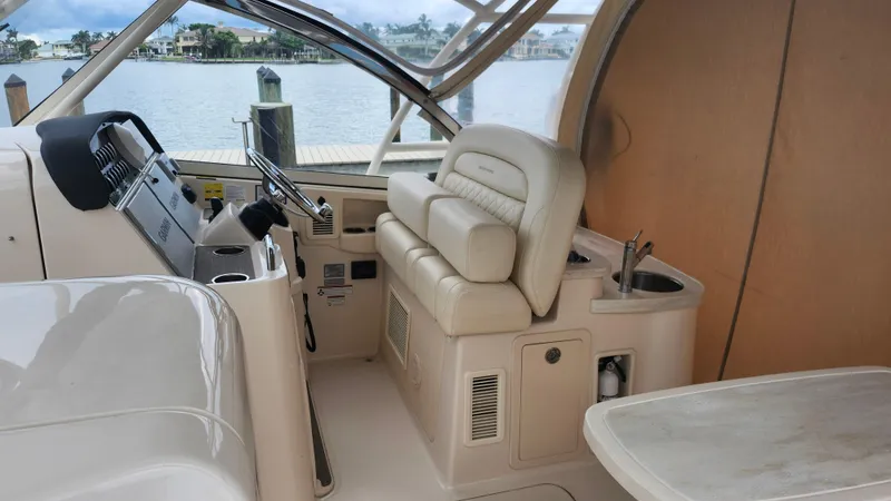 Slide: The Image of Grady-White Freedom 335 2021 - 8