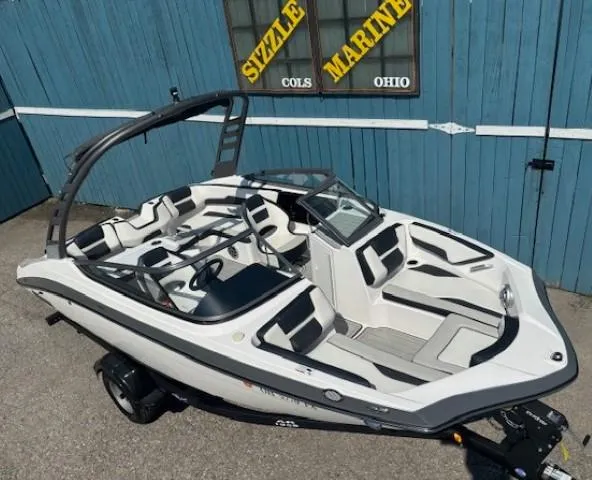 Slide: The Image of 2020 Yamaha Boats 195S, sleek design, parked at Sizzle Marine, Ohio. - 7