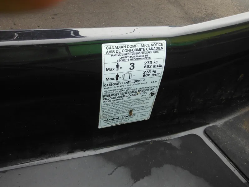 Slide: The Image of 2019 Sea-Doo GTI SE 155 compliance notice displaying weight and capacity limits. - 29