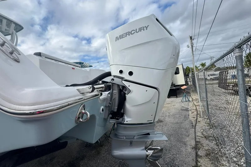 Slide: The Image of Mercury Marine engine label on 2025 Tidewater 320 CC Adventure, model 400CXL, 400 HP. - 41