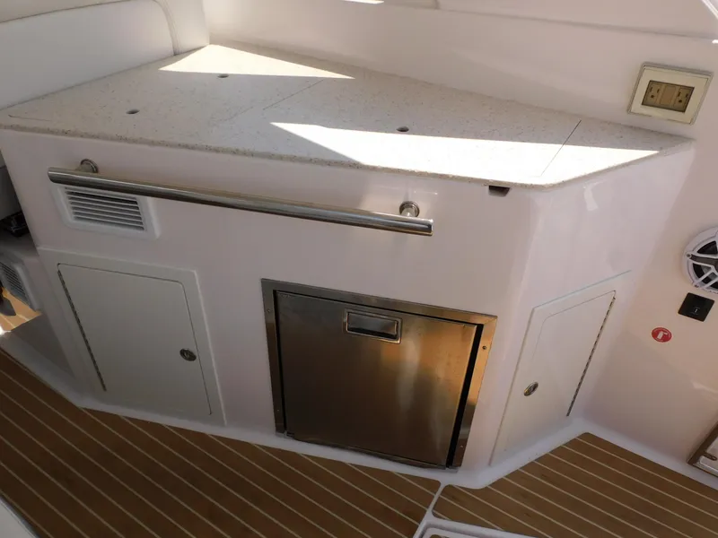 Slide: The Image of Regal Sport Coupe 35 2019 - 31