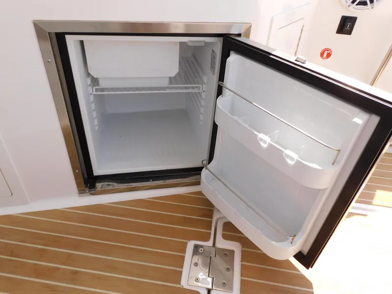 Slide: The Image of Regal Sport Coupe 35 2019 - 32