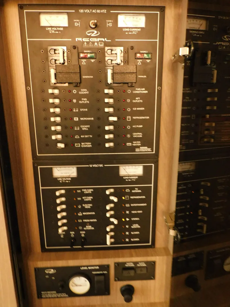 Slide: The Image of Regal Sport Coupe 35 2019 - 87