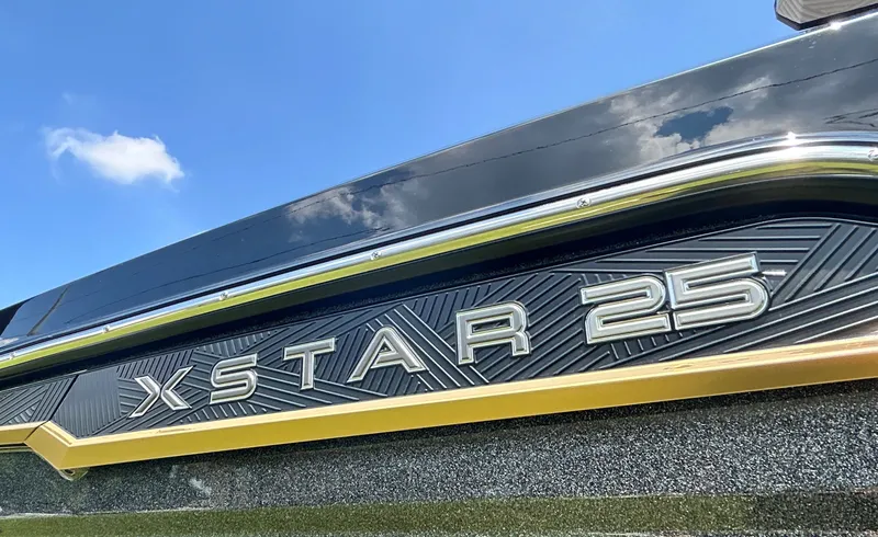 Slide: The Image of MasterCraft XStar 25 2026 - 11
