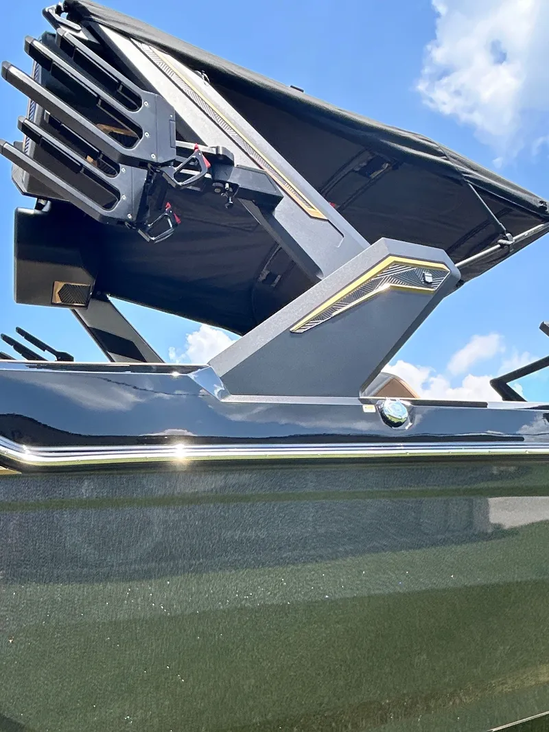 Slide: The Image of MasterCraft XStar 25 2026 - 13