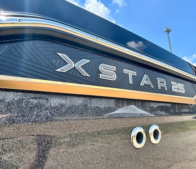 Slide: The Image of MasterCraft XStar 25 2026 - 14