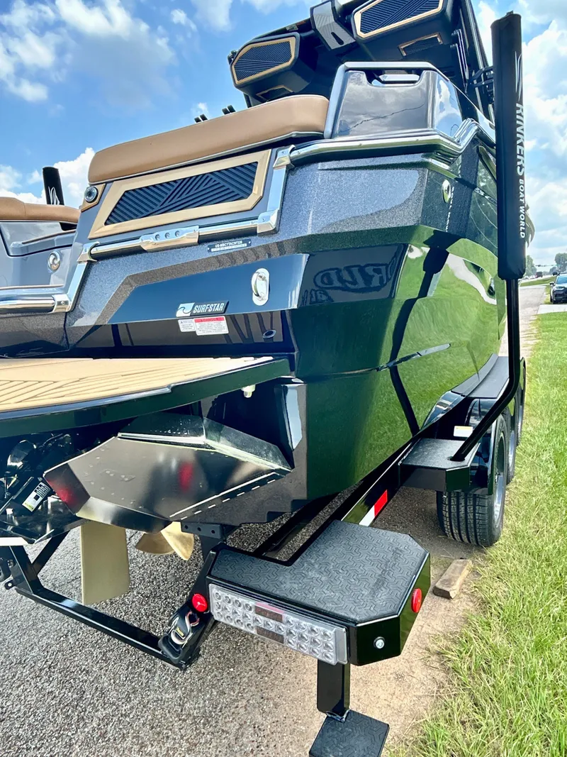 Slide: The Image of MasterCraft XStar 25 2026 - 23