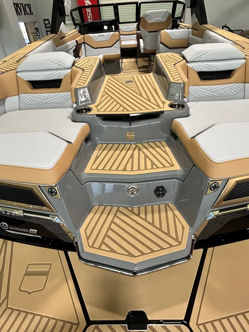 Slide: The Image of MasterCraft XStar 25 2026 - 27