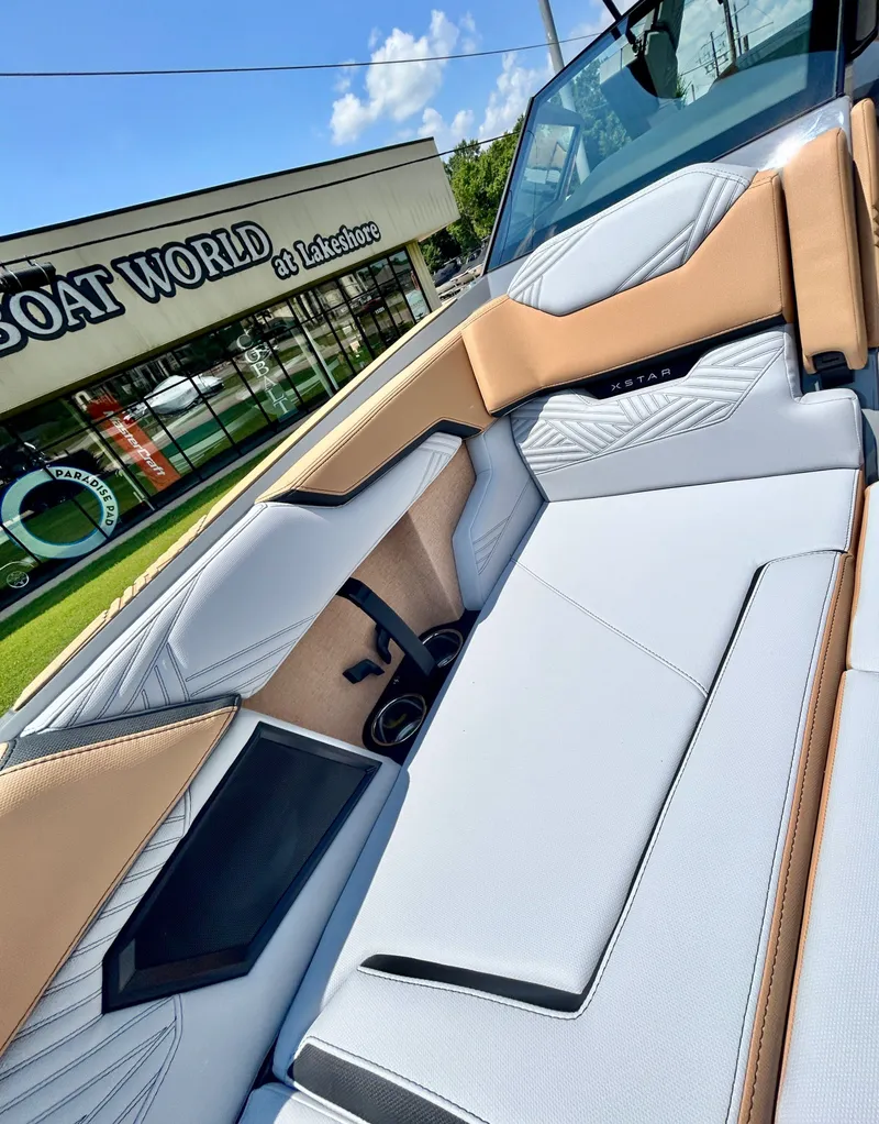 Slide: The Image of MasterCraft XStar 25 2026 - 32