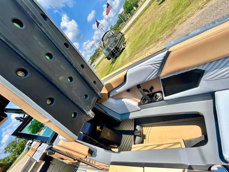 Slide: The Image of MasterCraft XStar 25 2026 - 36