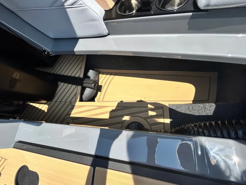 Slide: The Image of MasterCraft XStar 25 2026 - 37