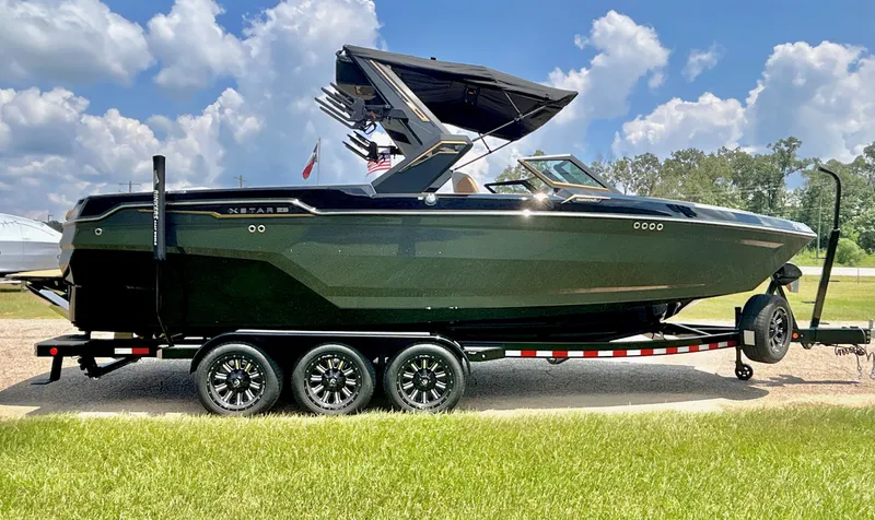 Slide: The Image of MasterCraft XStar 25 2026 - 4