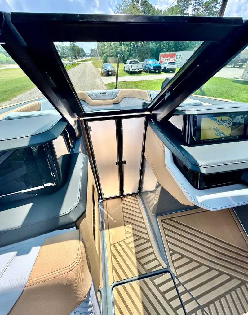 Slide: The Image of MasterCraft XStar 25 2026 - 41