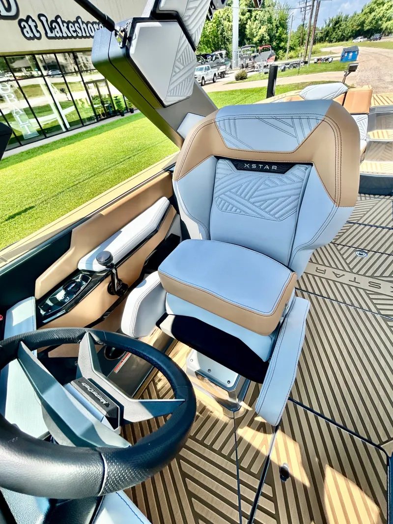 Slide: The Image of MasterCraft XStar 25 2026 - 42