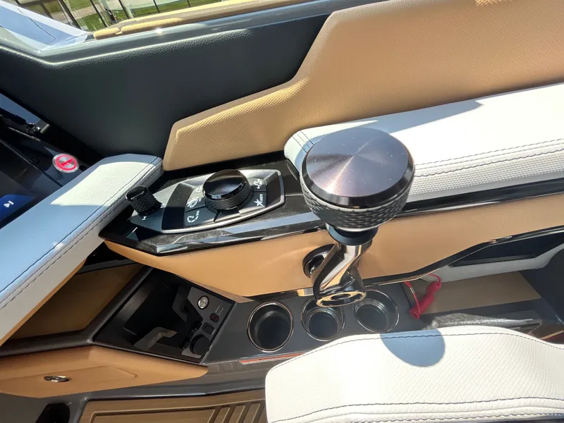 Slide: The Image of MasterCraft XStar 25 2026 - 44