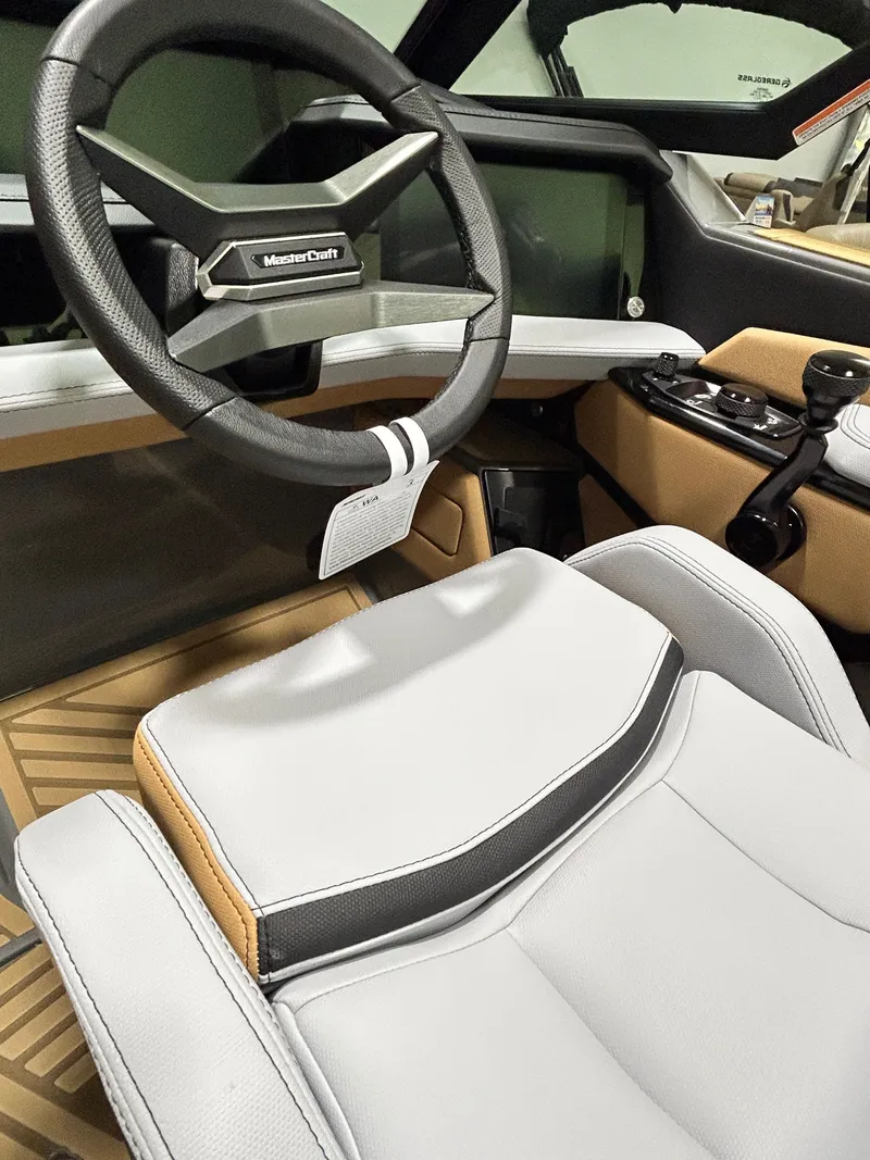 Slide: The Image of MasterCraft XStar 25 2026 - 46