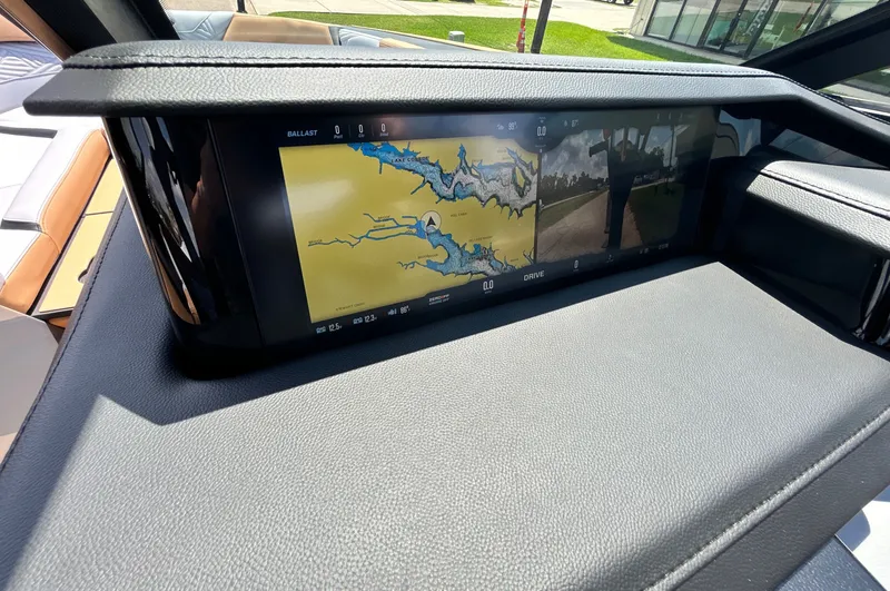 Slide: The Image of MasterCraft XStar 25 2026 - 52