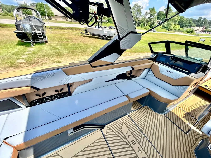 Slide: The Image of MasterCraft XStar 25 2026 - 62