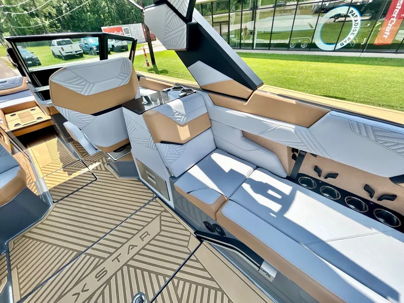 Slide: The Image of MasterCraft XStar 25 2026 - 72