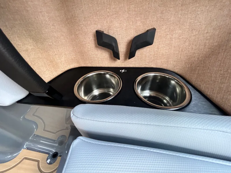 Slide: The Image of MasterCraft XStar 25 2026 - 75