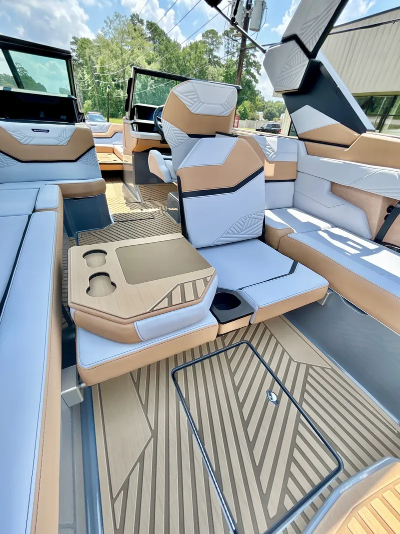 Slide: The Image of MasterCraft XStar 25 2026 - 81