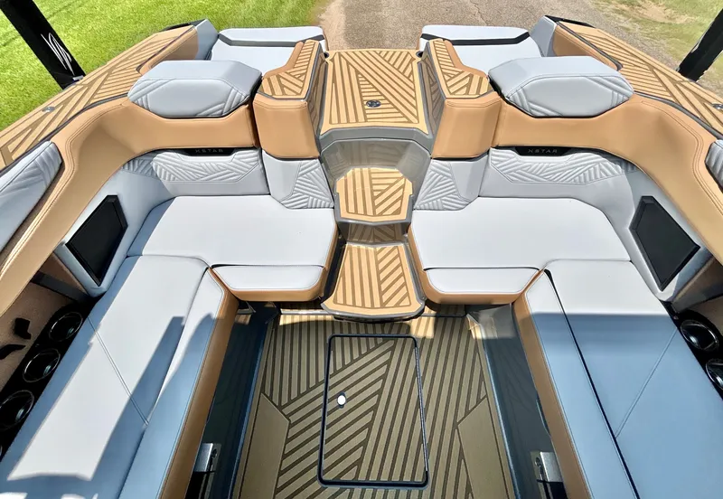 Slide: The Image of MasterCraft XStar 25 2026 - 83