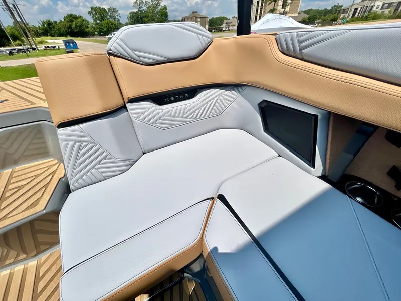 Slide: The Image of MasterCraft XStar 25 2026 - 86