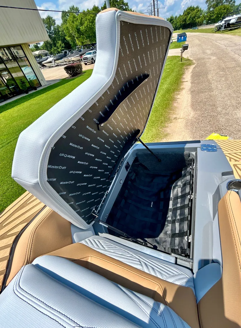 Slide: The Image of MasterCraft XStar 25 2026 - 88