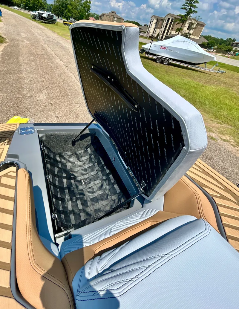 Slide: The Image of MasterCraft XStar 25 2026 - 90