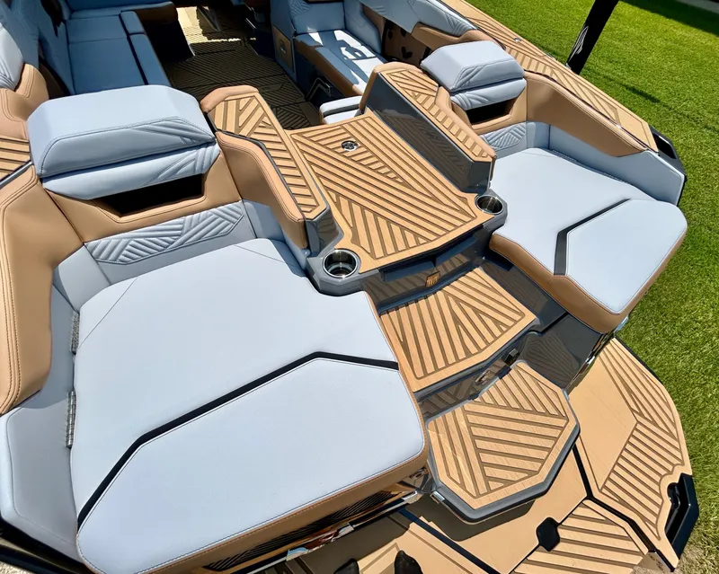 Slide: The Image of MasterCraft XStar 25 2026 - 91