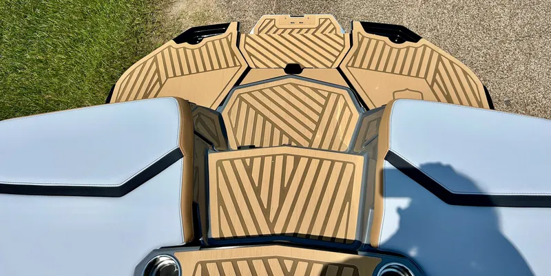 Slide: The Image of MasterCraft XStar 25 2026 - 94