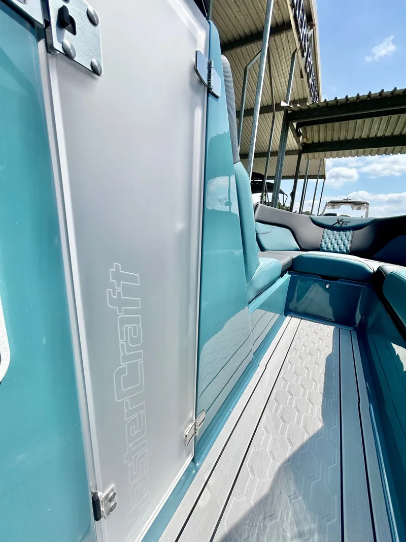 Slide: The Image of MasterCraft XT23 2026 - 15