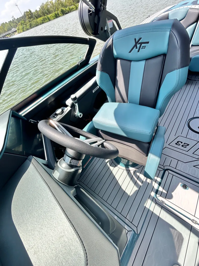 Slide: The Image of MasterCraft XT23 2026 - 18