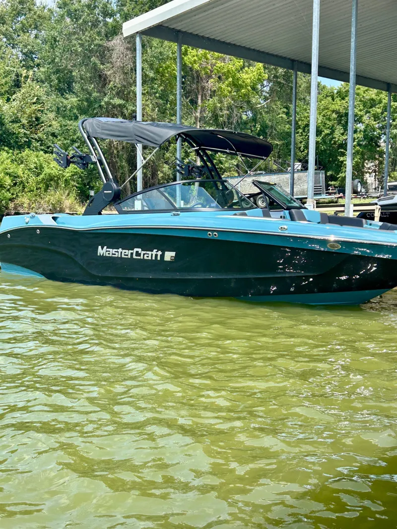 Slide: The Image of MasterCraft XT23 2026 - 2