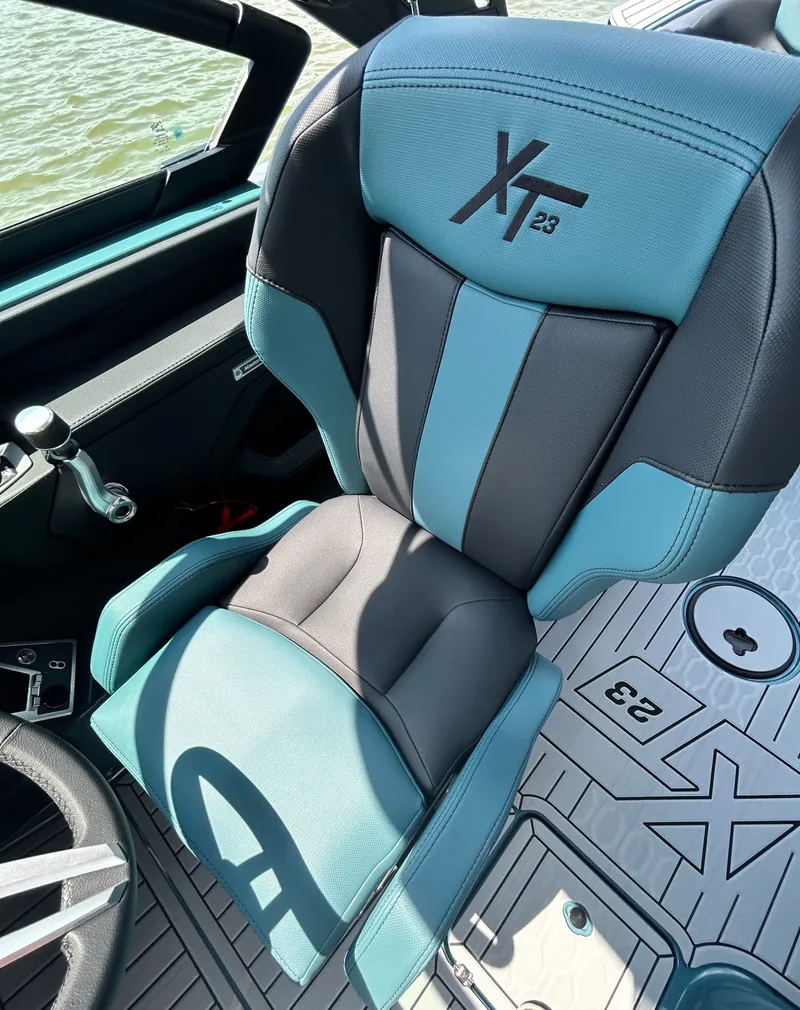 Slide: The Image of MasterCraft XT23 2026 - 21